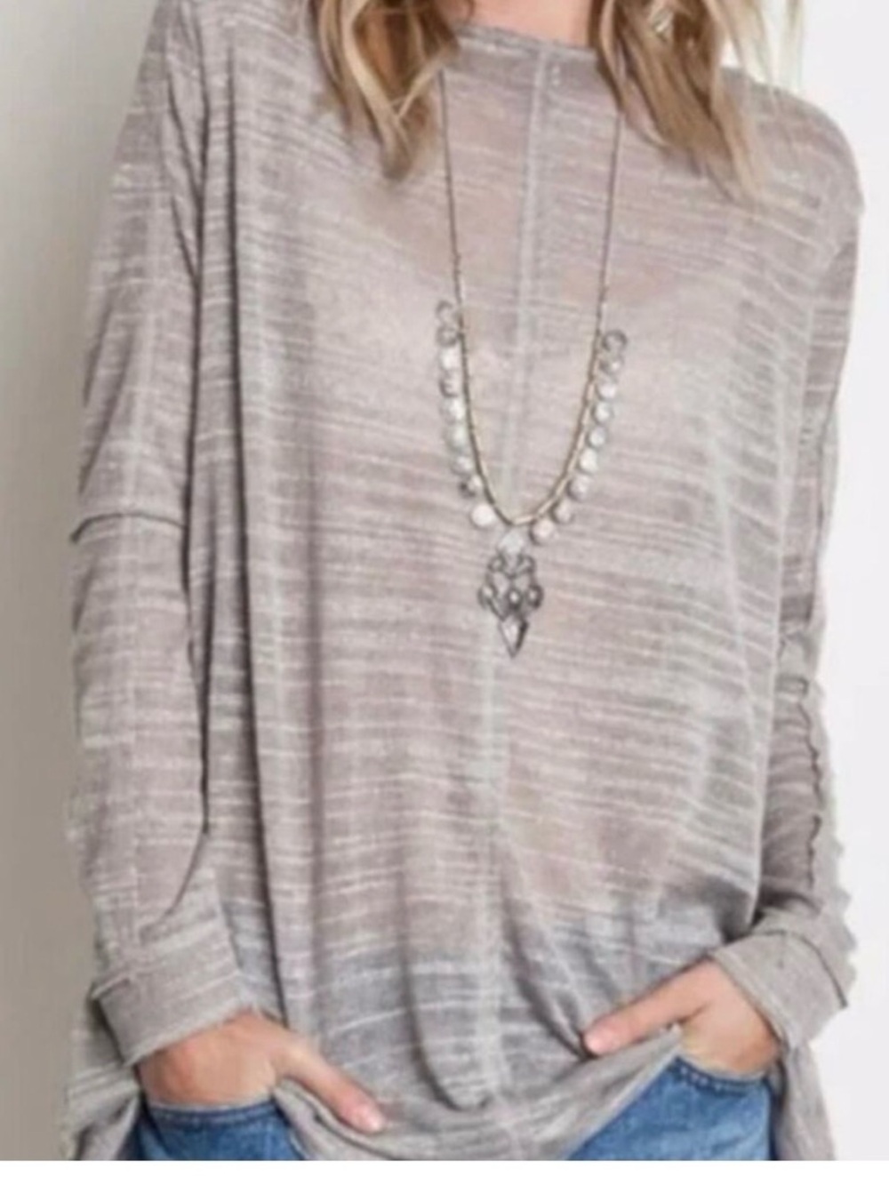 Umgee NWT Gray Round Neck Long Sleeve Lightweight Knit Blouse Ruffled Back Sz M